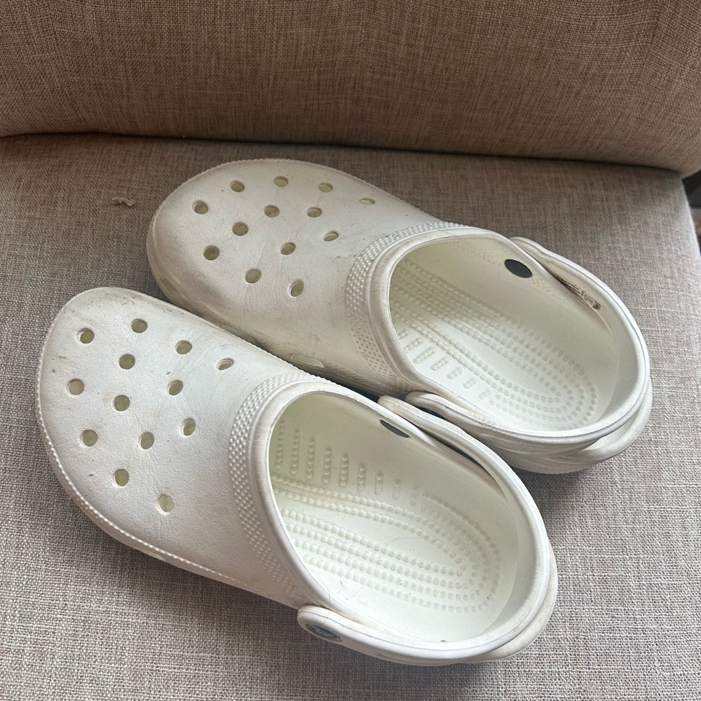 Women’s crocs